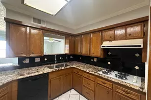 219 Kings Ct, Stafford, TX 77477 - Photo 22