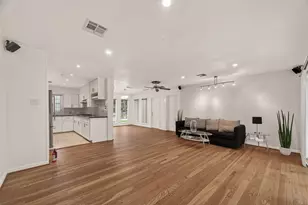 5666 Overbrook Ln, Houston, TX 77056 - Photo 10