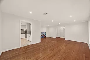 5666 Overbrook Ln, Houston, TX 77056 - Photo 6