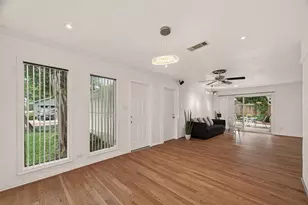 5666 Overbrook Ln, Houston, TX 77056 - Photo 12