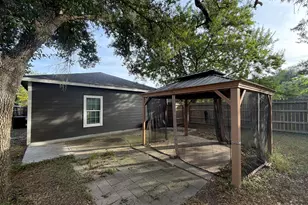 104 Mesquite St, Louise, TX 77455 - Photo 22