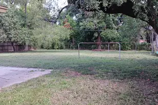 6953 Jay St, Houston, TX 77028 - Photo 8