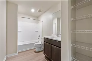 11651 El Ambar Dr, Houston, TX 77048 - Photo 10