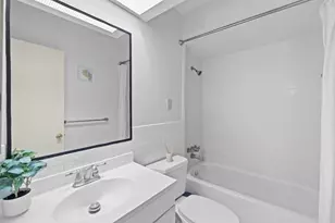 2601 Bellefontaine St, Houston, TX 77025 - Photo 18
