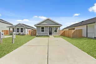12019 William Trails Cir, Willis, TX 77378 - Photo 2