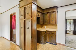 213 Highland Dr, Hitchcock, TX 77563 - Photo 6
