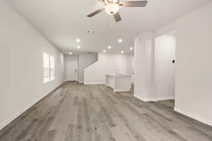 16922 Needlepoint Dr, Conroe, TX 77302 - Photo 8