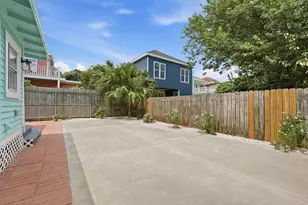 2010 Rosenberg St, Galveston, TX 77550 - Photo 22