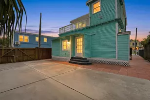 2010 Rosenberg St, Galveston, TX 77550 - Photo 24