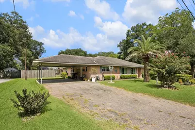 1011 Atchison Street, Sealy, TX 77474 - Photo 2
