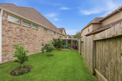 2429 Morning Ridge Lane, Friendswood, TX 77546 - Photo 34