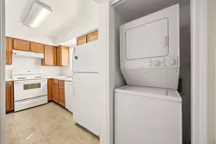 3100 Walnut Bend Ln, Houston, TX 77042 - Photo 12