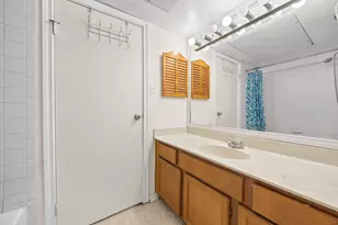 3100 Walnut Bend Ln, Houston, TX 77042 - Photo 16
