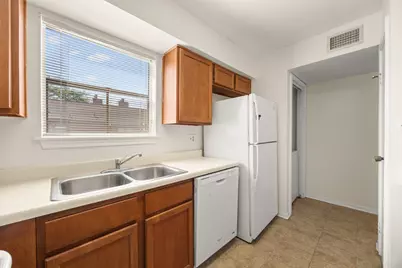 3100 Walnut Bend Lane #120, Houston, TX 77042 - Photo 10