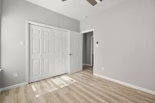 5941 Southlea St St, Houston, TX 77033 - Photo 12