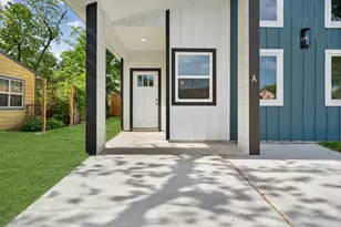 5941 Southlea St St, Houston, TX 77033 - Photo 2