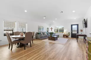 7327 Bartoncliff Dr, Katy, TX 77493 - Photo 4