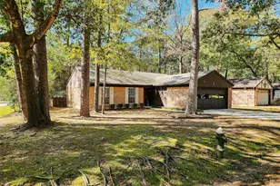 2 Redberry Ct, The Woodlands, TX 77381 - Photo 2