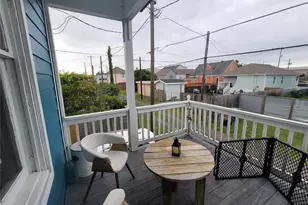 1623 Ave N 1/2, Galveston, TX 77550 - Photo 2