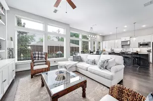 1709 Leilani Dr, Houston, TX 77055 - Photo 4