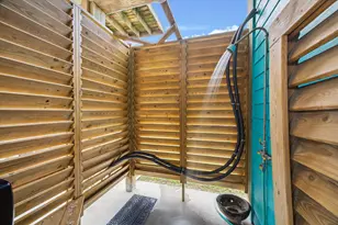 923 Tidelands Dr, Crystal Beach, TX 77650 - Photo 8