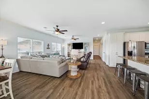 923 Tidelands Dr, Crystal Beach, TX 77650 - Photo 12