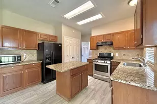 6315 Laurel Bush Ln, Sugar Land, TX 77479 - Photo 10