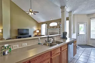 1415 Crystal Lake Cir E, Pearland, TX 77584 - Photo 16