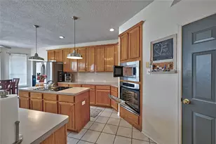 1415 Crystal Lake Cir E, Pearland, TX 77584 - Photo 14