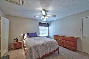 1415 Crystal Lake Cir E, Pearland, TX 77584 - Photo 34
