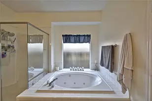 1415 Crystal Lake Cir E, Pearland, TX 77584 - Photo 24