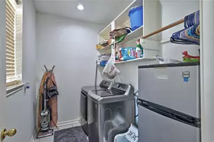 1415 Crystal Lake Cir E, Pearland, TX 77584 - Photo 18