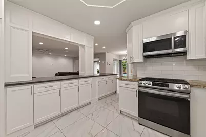 5207 Bent Bough Lane, Houston, TX 77088 - Photo 16