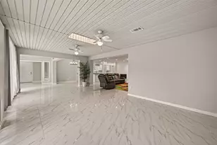 5207 Bent Bough Ln, Houston, TX 77088 - Photo 10
