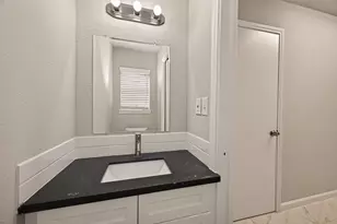 5207 Bent Bough Ln, Houston, TX 77088 - Photo 20