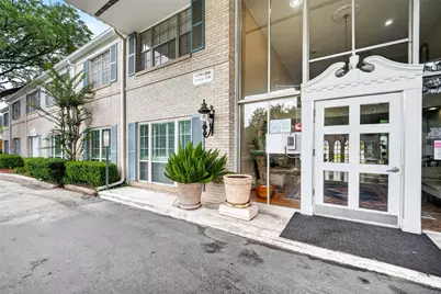 2600 Bellefontaine St Apt D24, Houston, TX 77025 - Photo 2