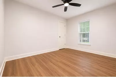 1011 N Valderas Street, Angleton, TX 77515 - Photo 12