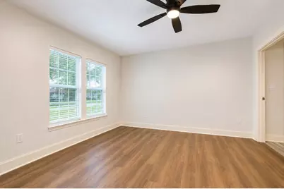 1011 N Valderas Street, Angleton, TX 77515 - Photo 8