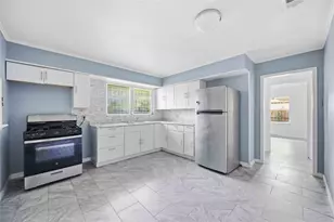 5919 Van Fleet St, Houston, TX 77033 - Photo 8