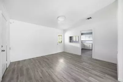 5919 Van Fleet Street, Houston, TX 77033 - Photo 10