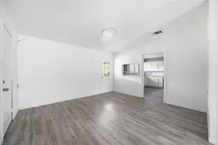 5919 Van Fleet St, Houston, TX 77033 - Photo 10