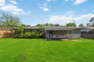 5919 Van Fleet St, Houston, TX 77033 - Photo 22