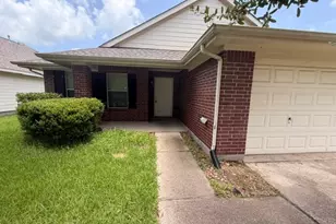 3010 Stonecross Ln, Dickinson, TX 77539 - Photo 1