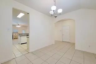 3010 Stonecross Ln, Dickinson, TX 77539 - Photo 10