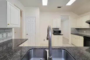 3010 Stonecross Ln, Dickinson, TX 77539 - Photo 14