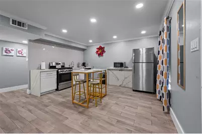 3611 Graustark Street #17, Houston, TX 77006 - Photo 2