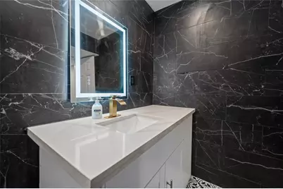 3611 Graustark Street #17, Houston, TX 77006 - Photo 16