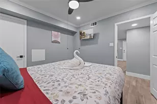3611 Graustark St, Houston, TX 77006 - Photo 10