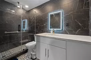 3611 Graustark St, Houston, TX 77006 - Photo 14