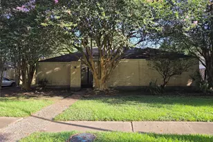 16379 Havenpark Dr, Houston, TX 77059 - Photo 2